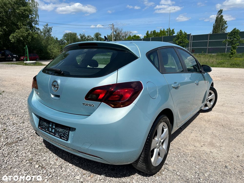 Opel Astra 1.6 Turbo Edition - 2