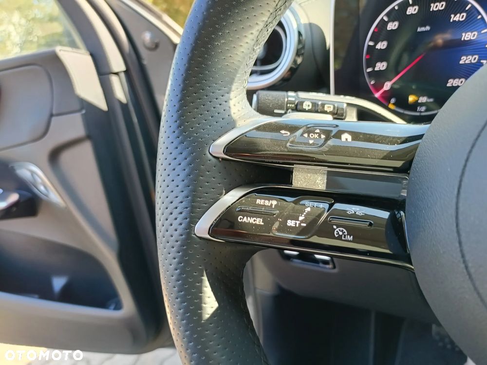 Mercedes-Benz GLC - 22
