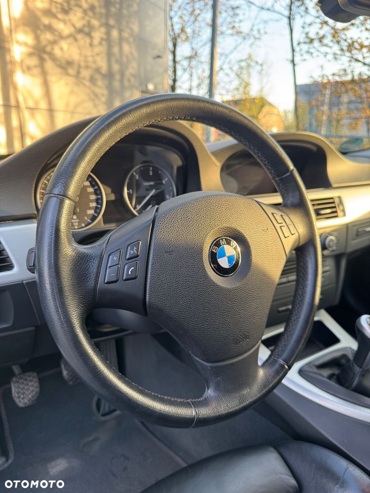 BMW Seria 3 320d DPF - 27