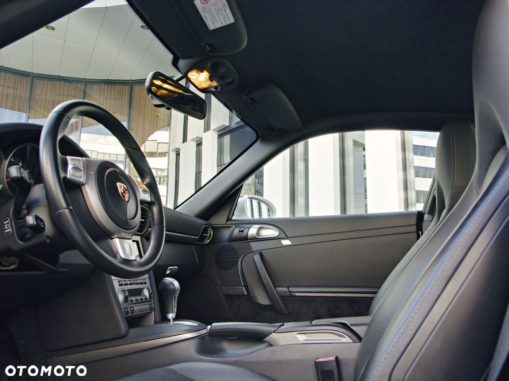 Porsche 911 Carrera 4 Tiptronic S - 17