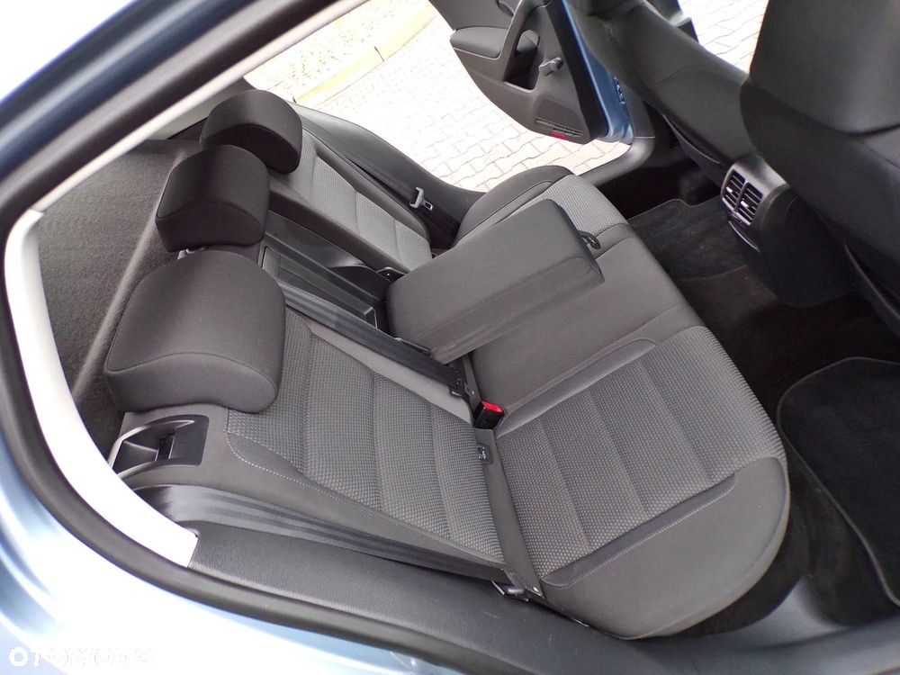 Volkswagen Golf - 26