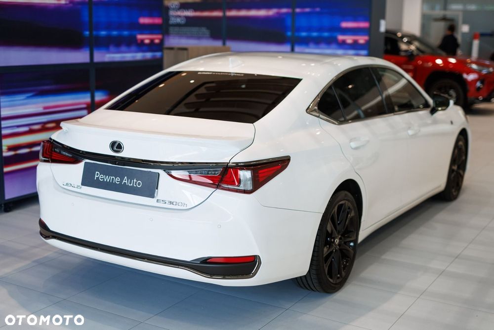 Lexus ES - 5