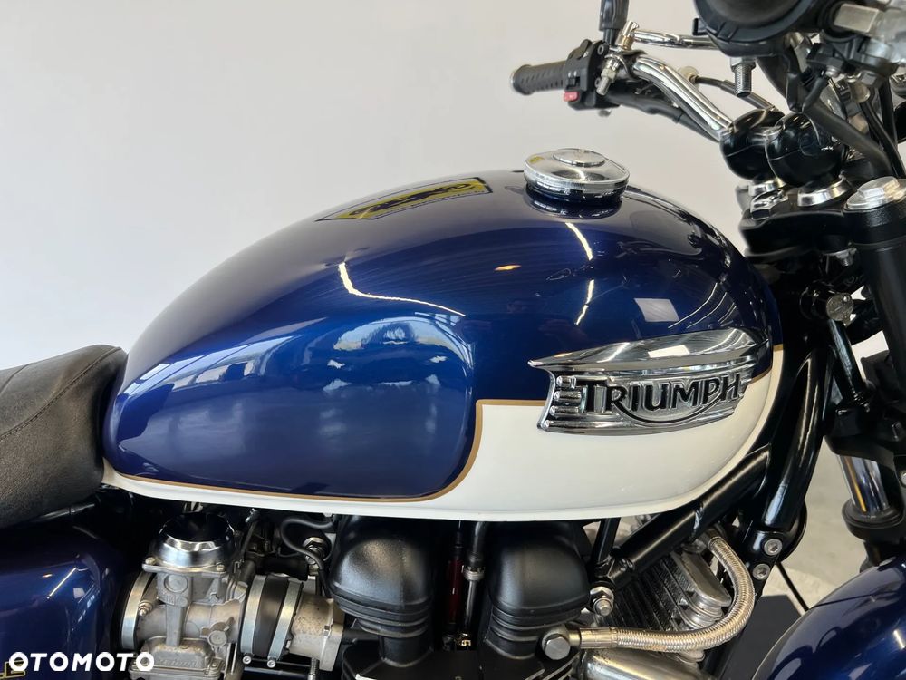 Triumph Bonneville - 19