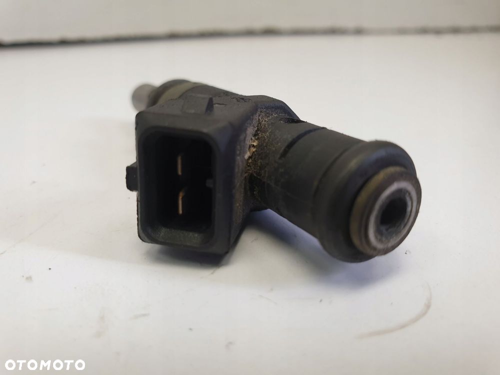 WTRYSKIWACZ BMW E90 E91 E87 2.0 B _ 7506158 - 6