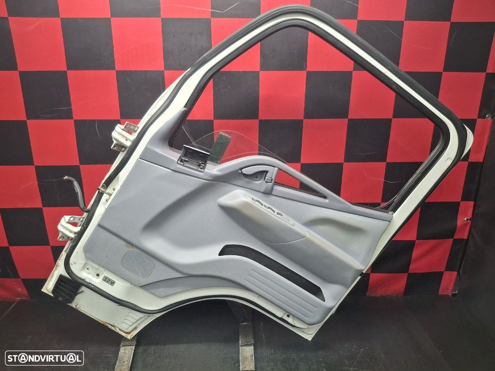 Porta Frente Direita Mitsubishi Fuso - 9