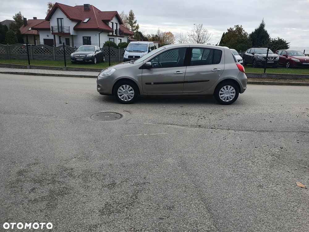 Renault Clio - 21