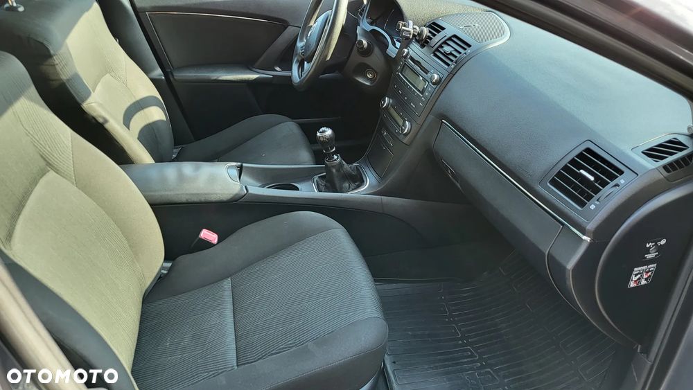 Toyota Avensis 2.0 D-4D Luna - 11