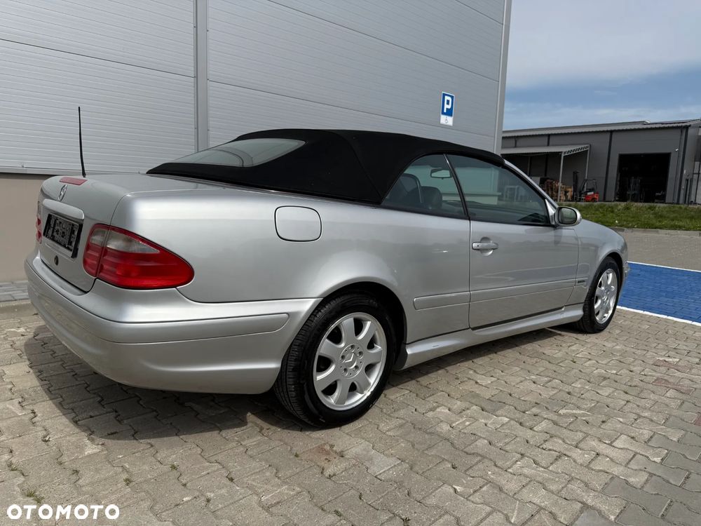 Mercedes-Benz CLK - 11