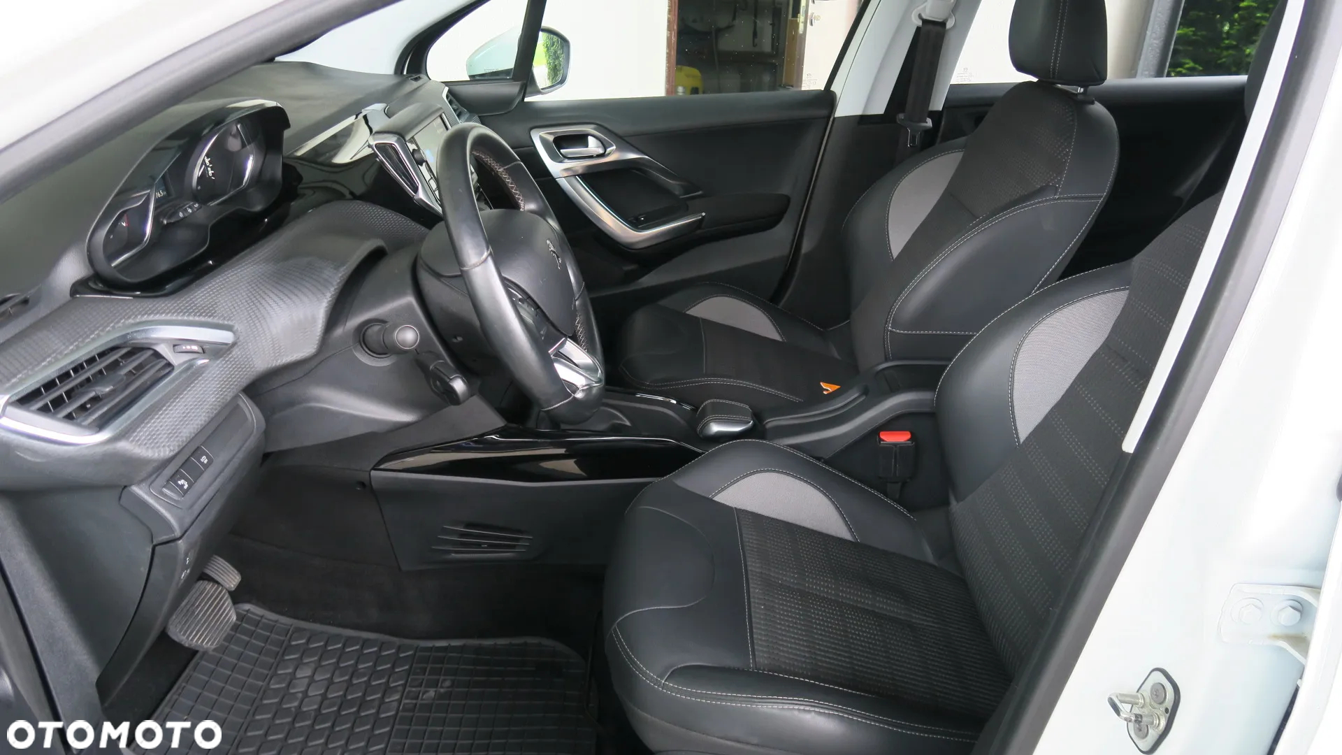 Peugeot 2008 1.2 Pure Tech Style S&S EAT6 - 18