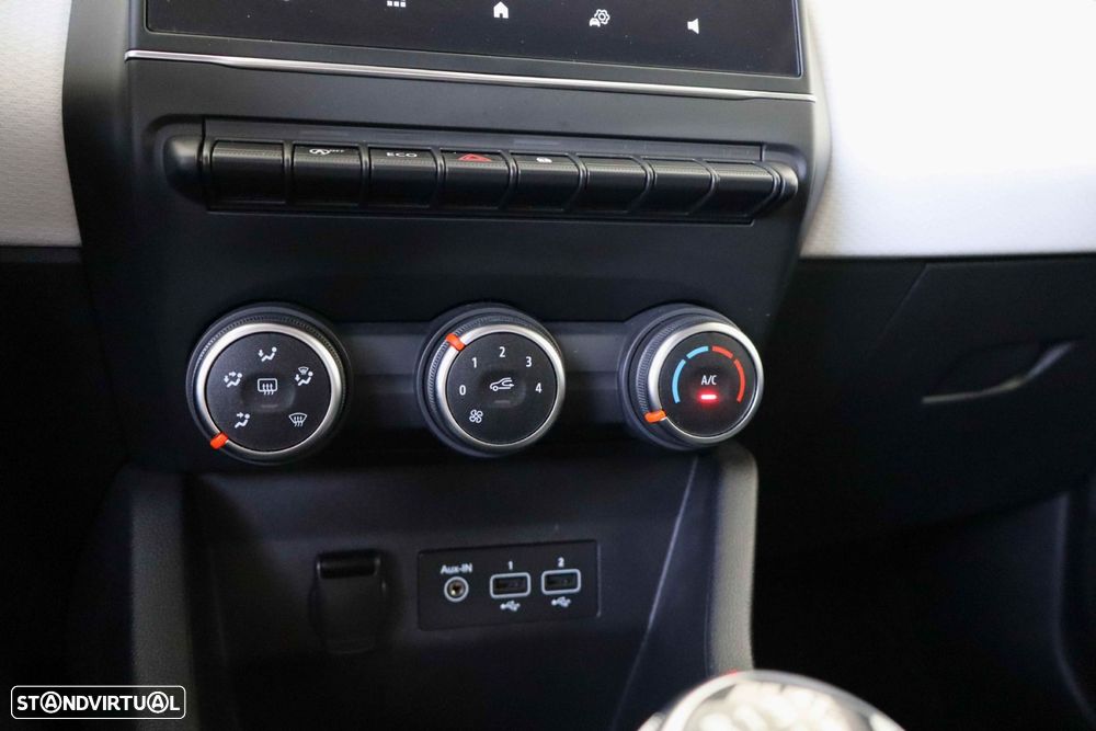Renault Clio - 32