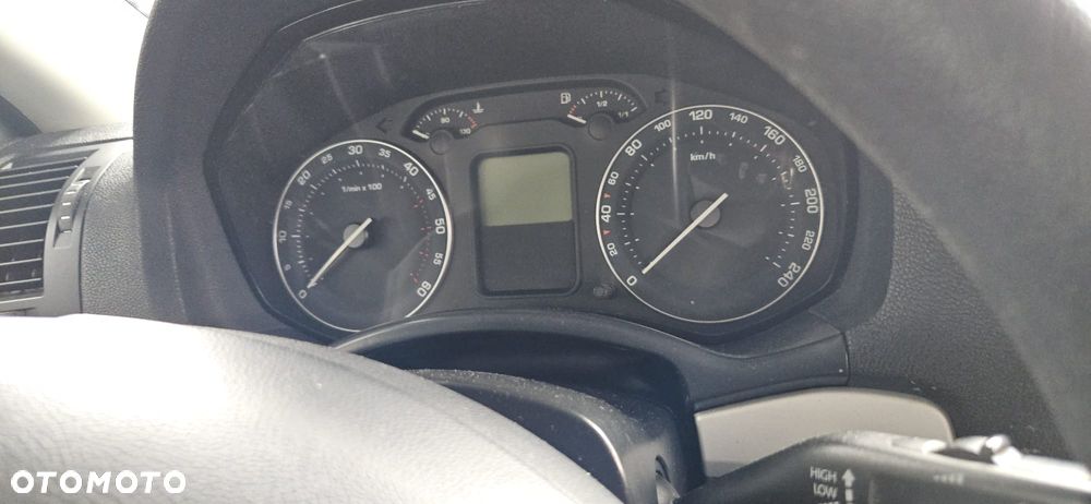 SKODA OCTAVIA II  04-08 1.9 TDI BXE - ZDERZAK PRZÓD PRZEDNI CZARNY - 37