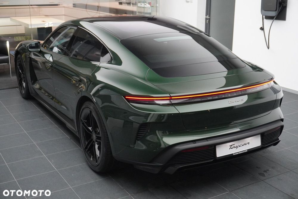 Porsche Taycan - 14