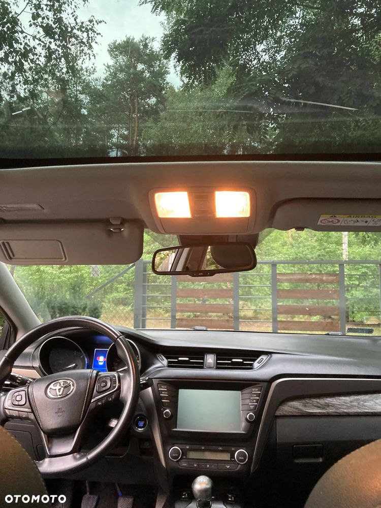 Toyota Avensis 2.0 D-4D Premium - 6
