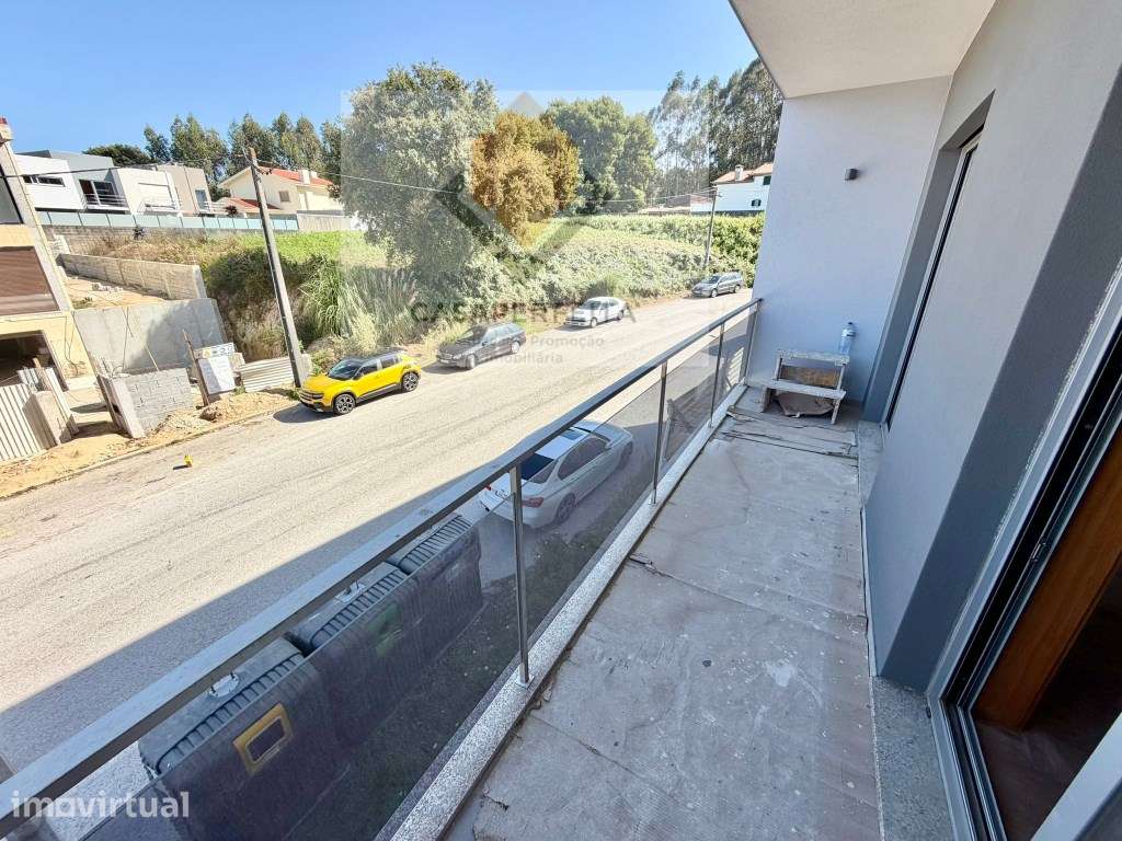 FABULOSO T2 NOVO de 2 Frentes com 131m2, Varanda e Lugar de Garagem... - Grande imagem: 4/21
