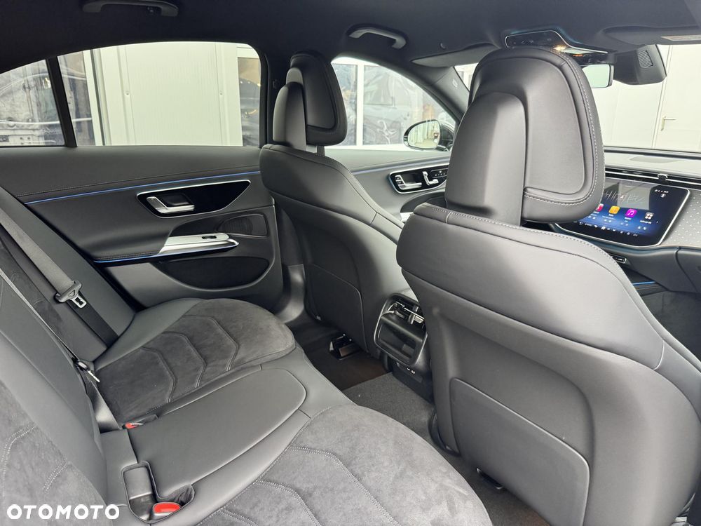 Mercedes-Benz Klasa E 220 d mHEV 4-Matic AMG 9G-Tronic - 18