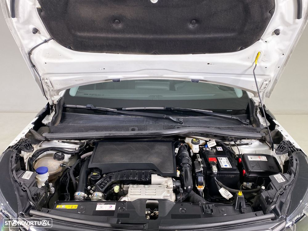 Peugeot 2008 1.2 PureTech Allure Pack EAT8 - 22