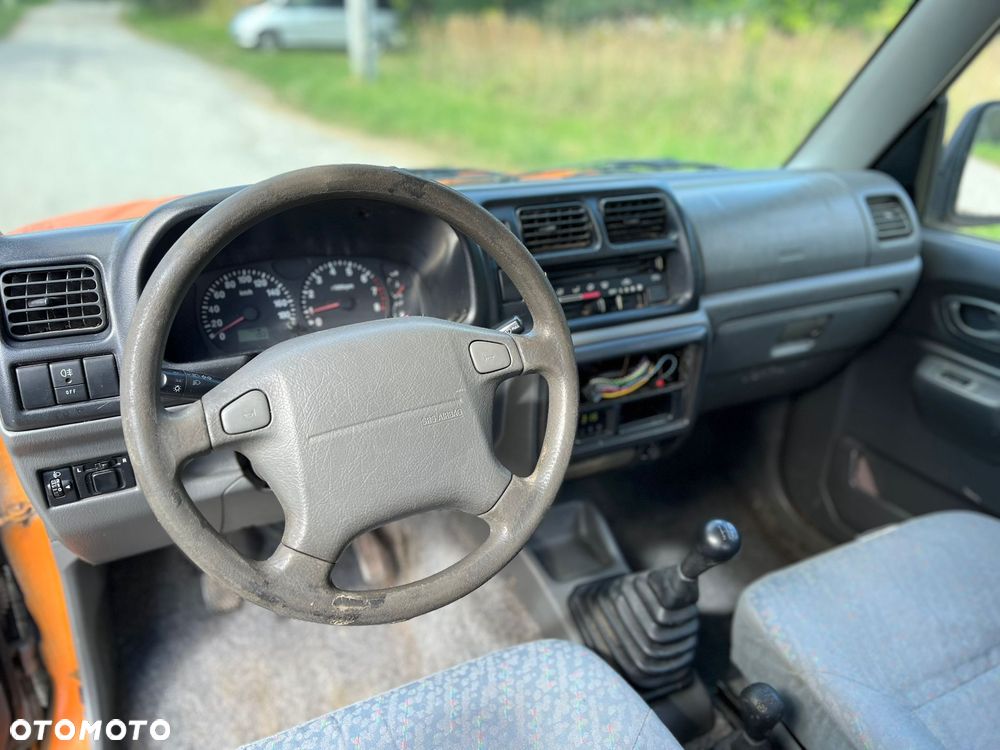 Suzuki Jimny 1.3 - 12