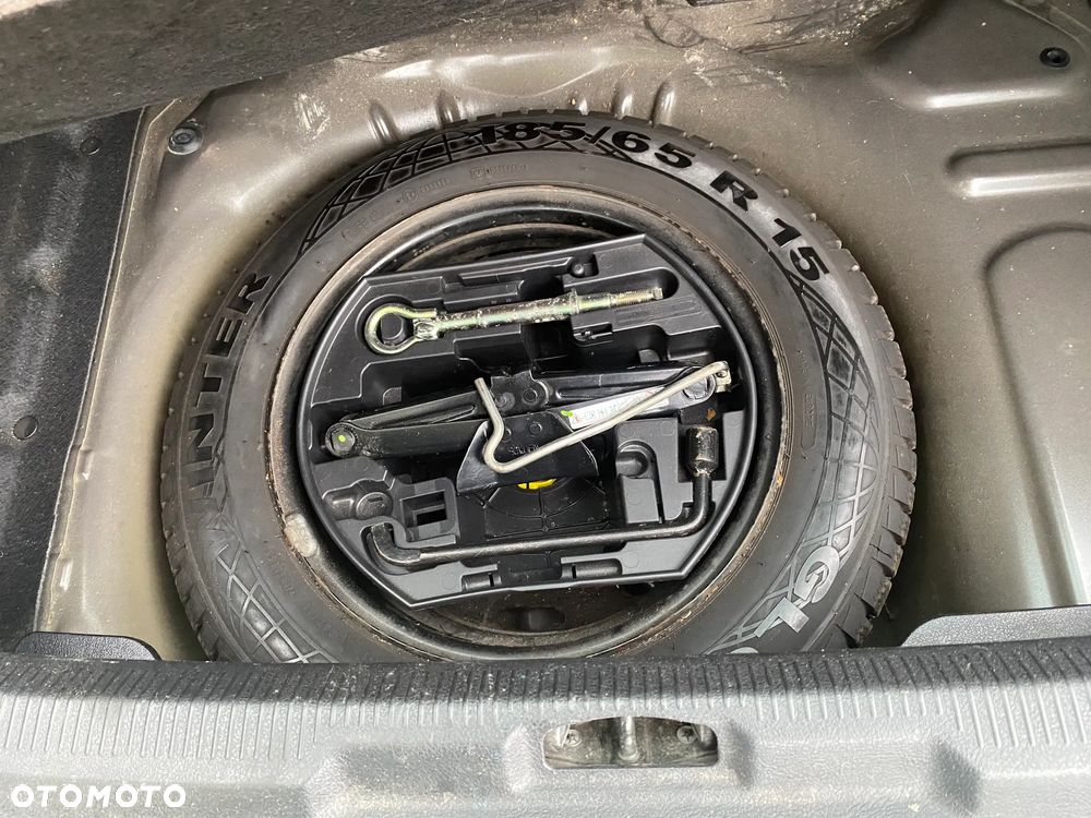 Peugeot 207 1.4 16V Presence - 16