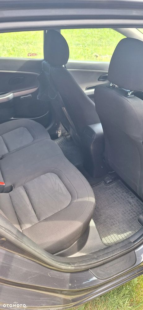 Kia Ceed - 9
