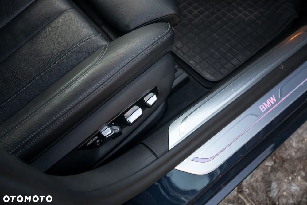 BMW Seria 7 730d - 24