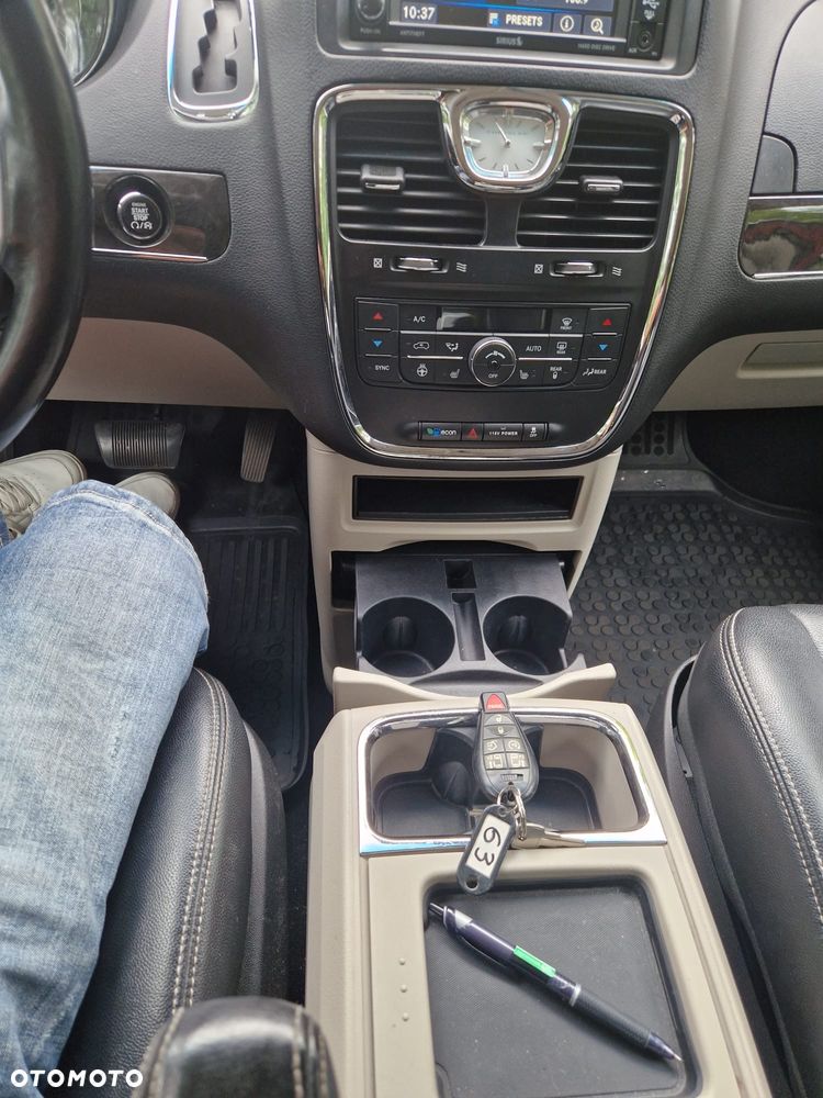 Chrysler Town & Country 3.6 Touring - 10