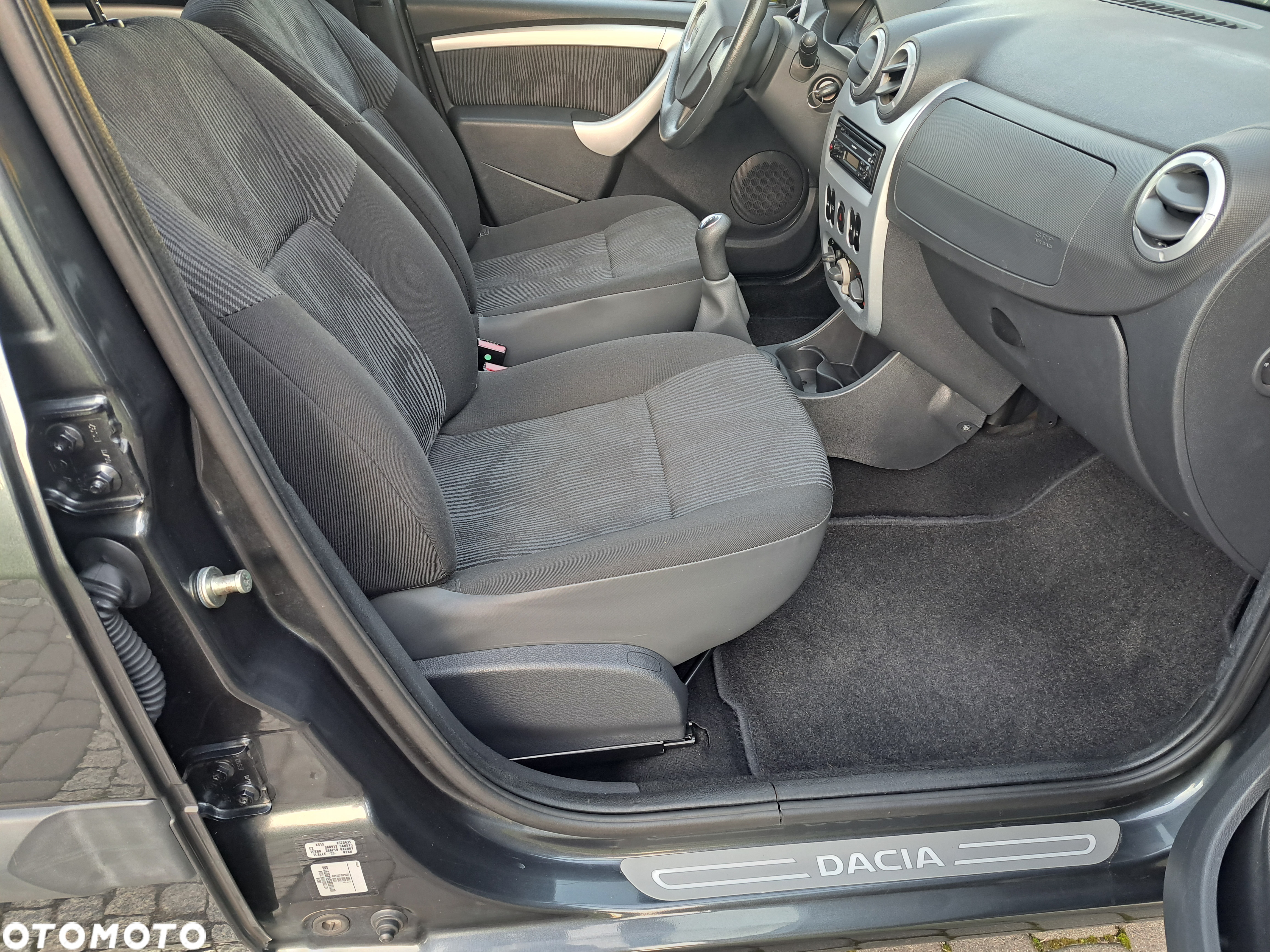 Dacia Logan MCV 1.6 16V Laureate - 8