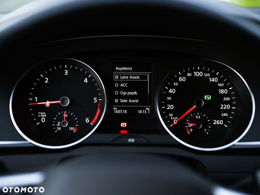Volkswagen Passat 2.0 TDI SCR DSG Comfortline - 17