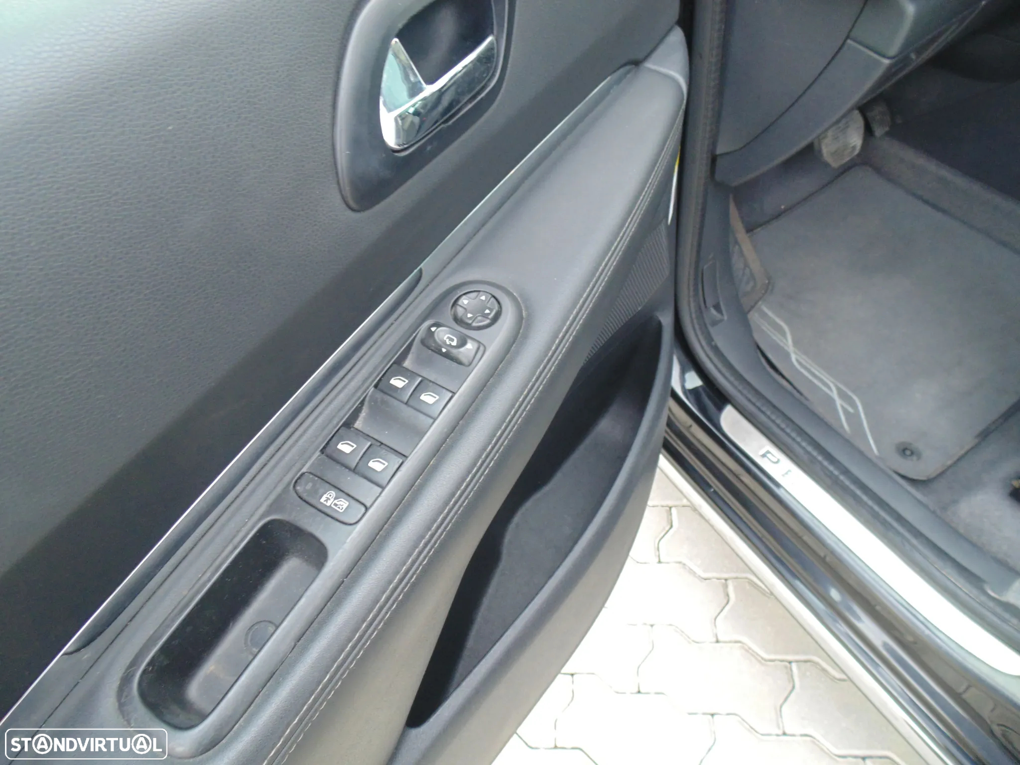Peugeot 3008 1.6 e-HDi Allure 2-Tronic 110g - 21