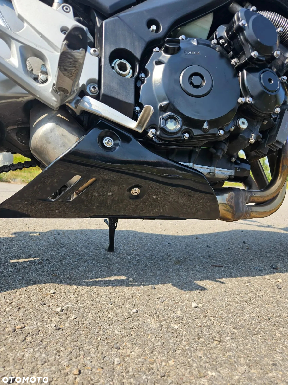 Suzuki GSR - 10