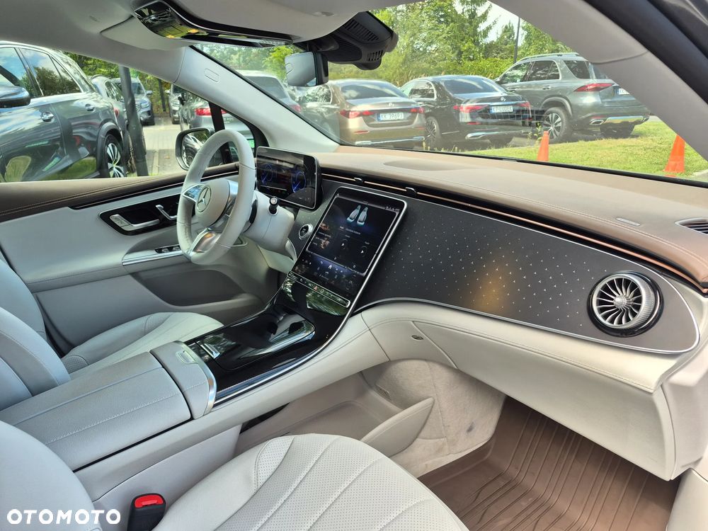 Mercedes-Benz EQE 350 4MATIC - 29