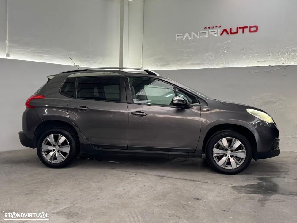 Peugeot 2008 1.2 PureTech Style - 7