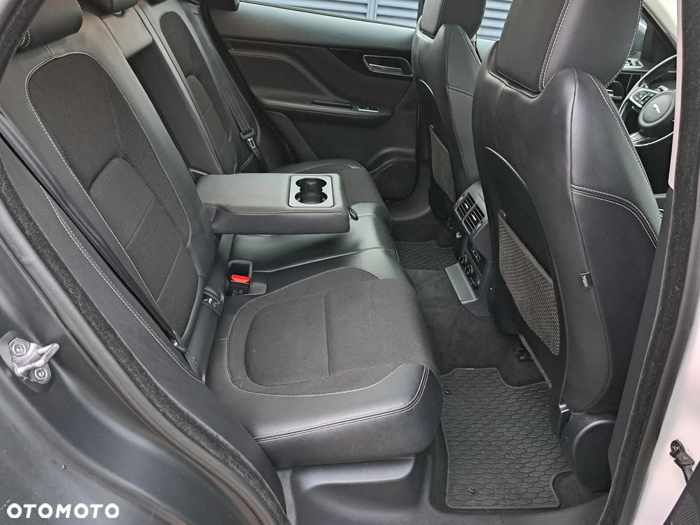 Jaguar F-Pace 2.0 i4P AWD R-Sport - 14