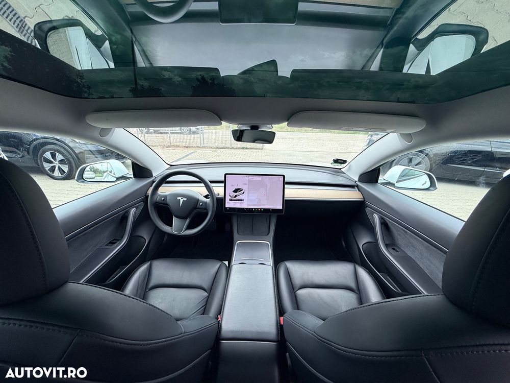 Tesla Model 3 - 7