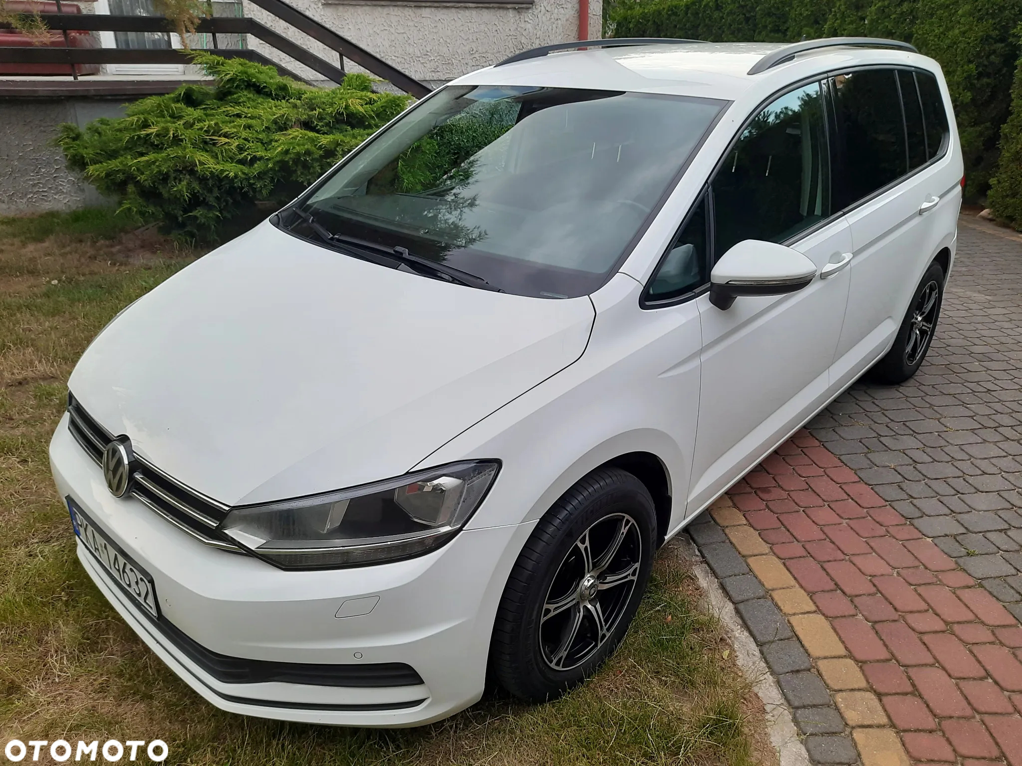 Volkswagen Touran 1.6 TDI BMT Comfortline - 3