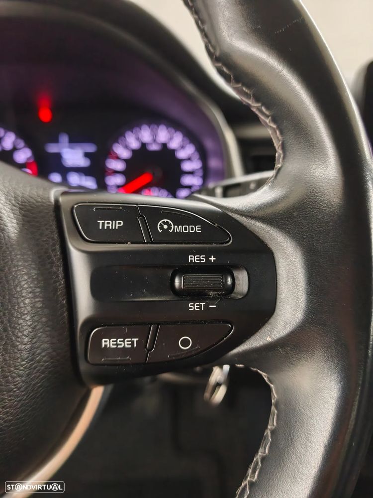 Kia Stonic 1.2 Dynamic — fotografia 13