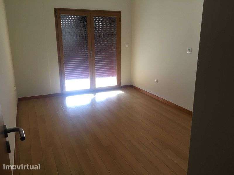 Apartamento T4 colinas do cruzeiro arrenda-se - Grande imagem: 3/12