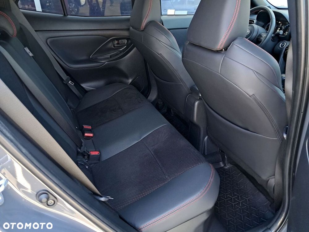 Toyota Yaris Cross Hybrid 1.5 GR Sport - 11