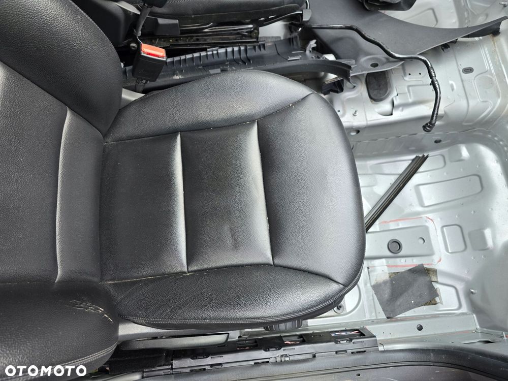 MERCEDES B W246 FOTELE KANAPA TUNEL CZARNA SKÓRA - 12
