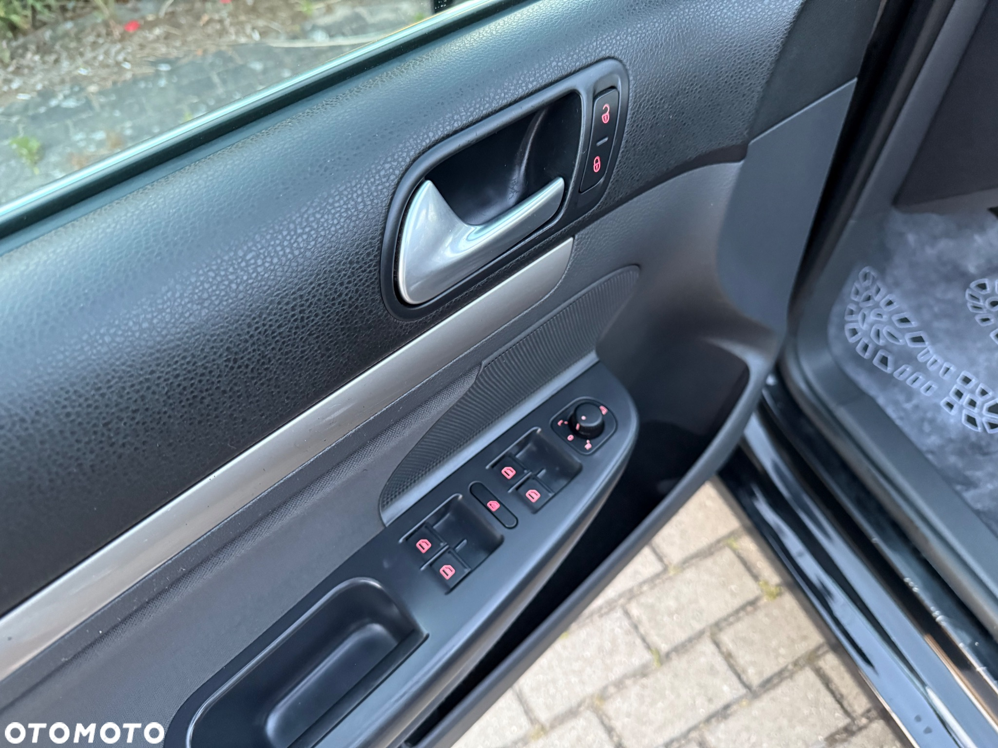 Volkswagen Golf 2.0 TDI DPF DSG Highline - 10