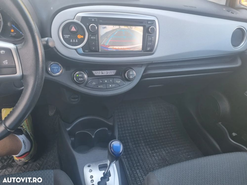 Toyota Yaris 1.5 VVT-i Comfort - 16