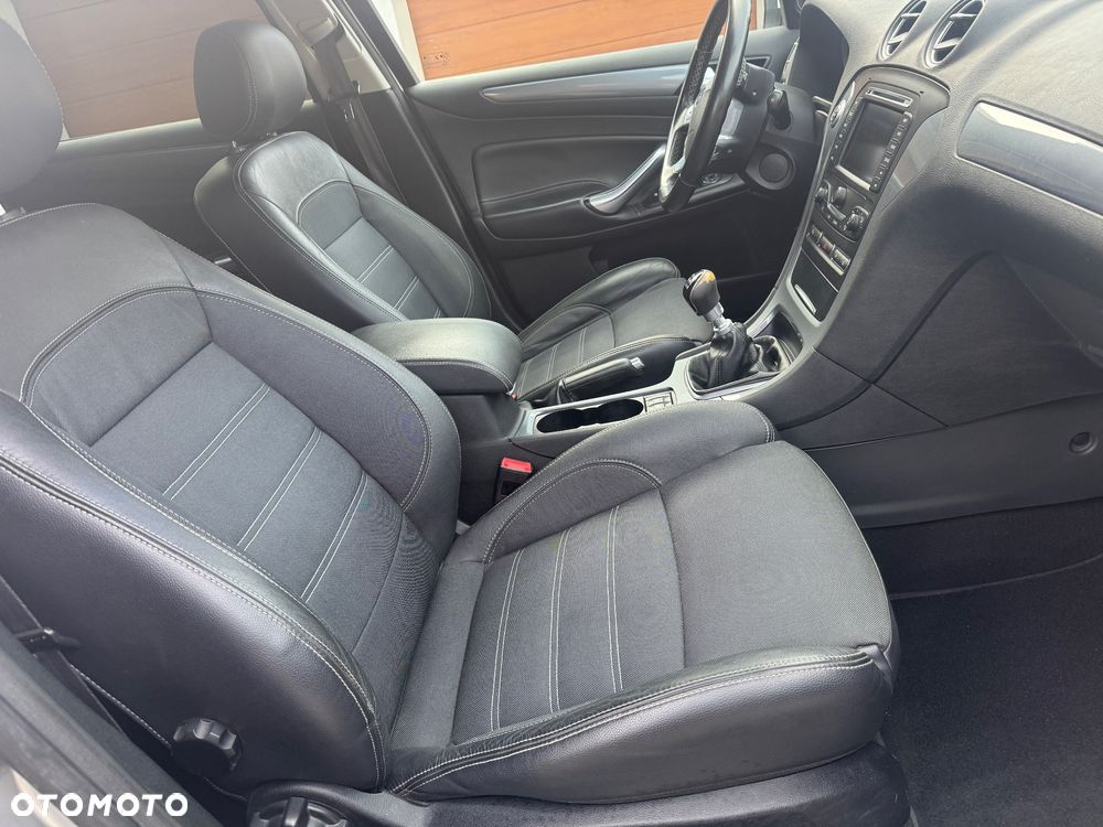 Ford Mondeo 2.0 TDCi Ghia - 13