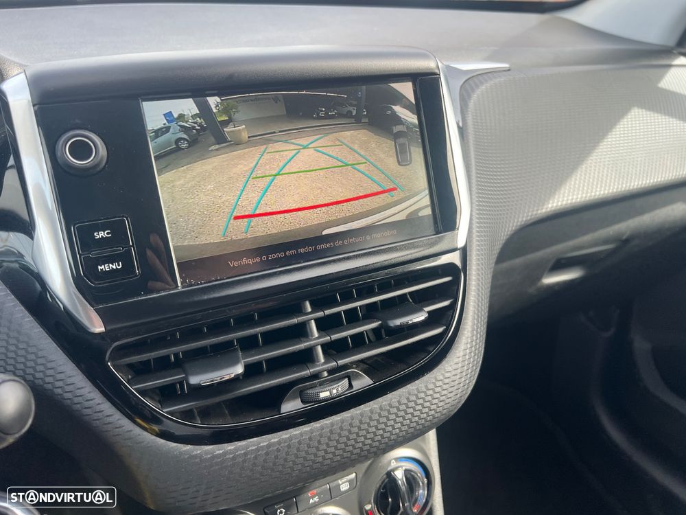 Peugeot 2008 1.2 PureTech Style - 24