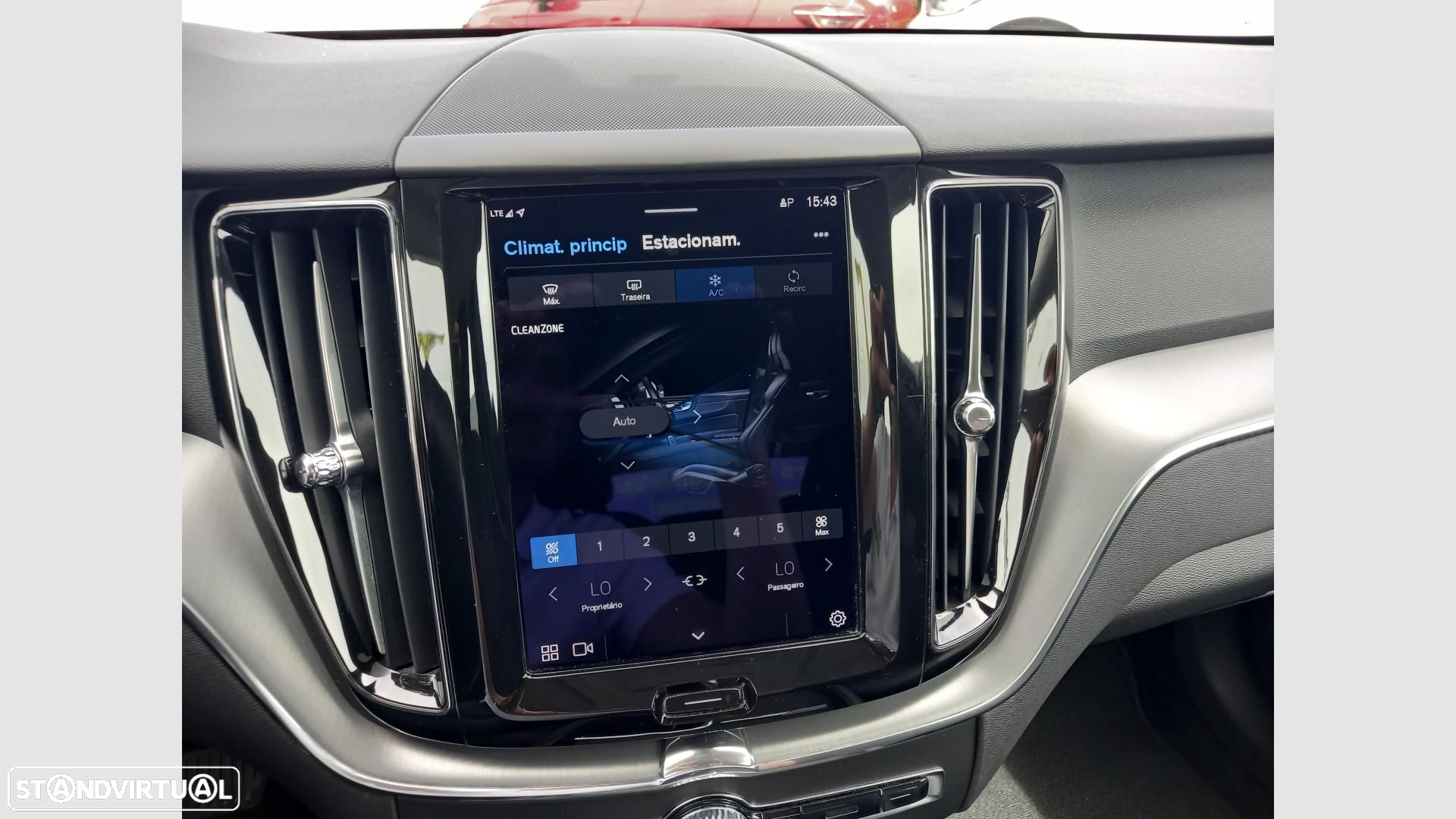 Volvo XC 60 2.0 B4 Momentum Plus - 21
