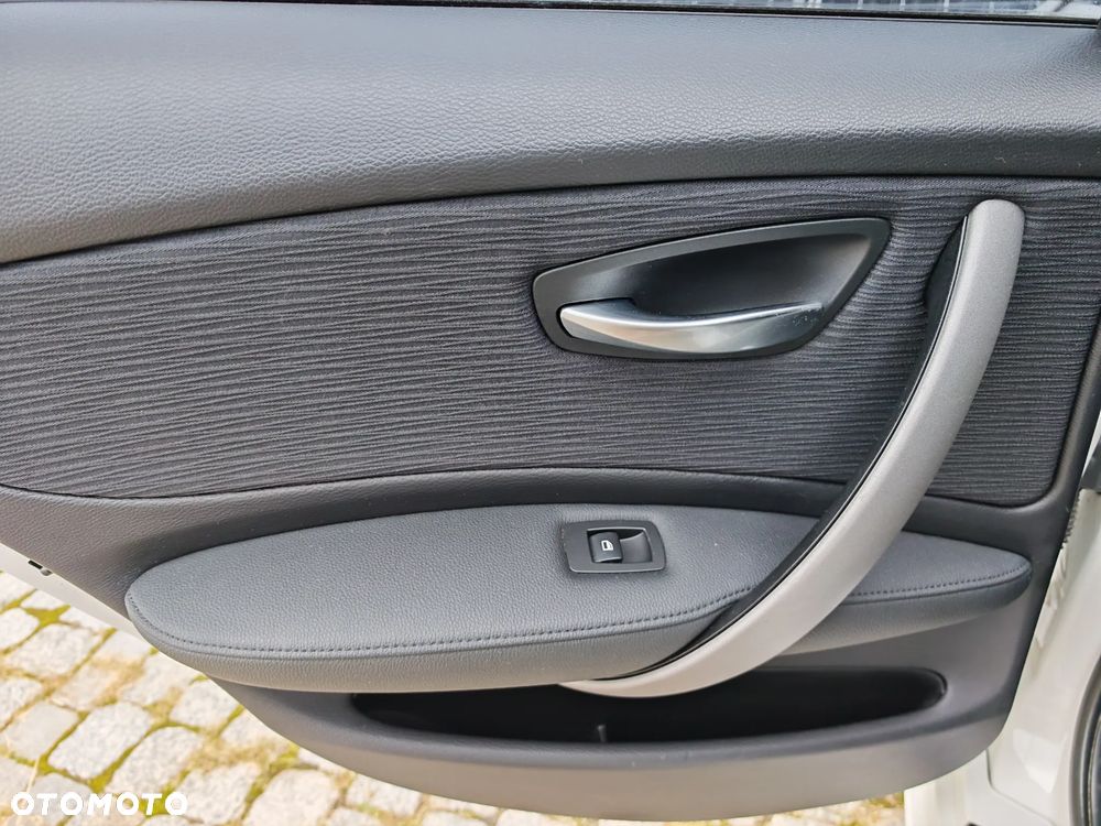 BMW Seria 1 - 30