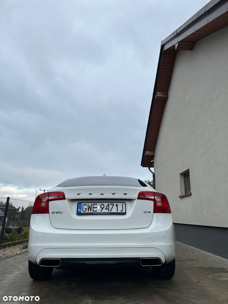 Volvo S60 D4 Drive-E Momentum - 4