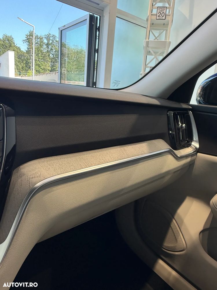 Volvo V60 B4 MHEV AT Plus Dark - 19