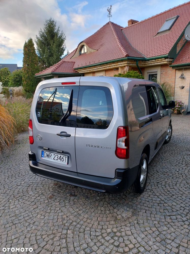 Toyota Proace City 1.5 D-4D Long 2,4t Active (bryg.) - 10