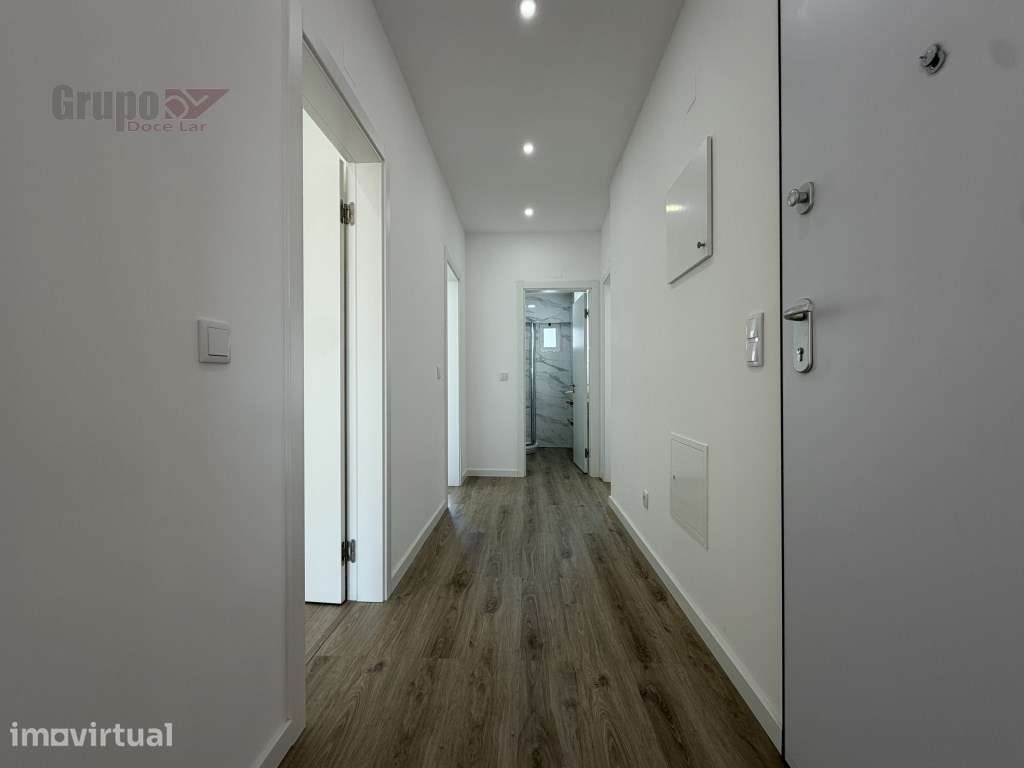 T2 Totalmente Remodelado com Toque Contemporâneo e Muita Luz - Barr... - Grande imagem: 3/38