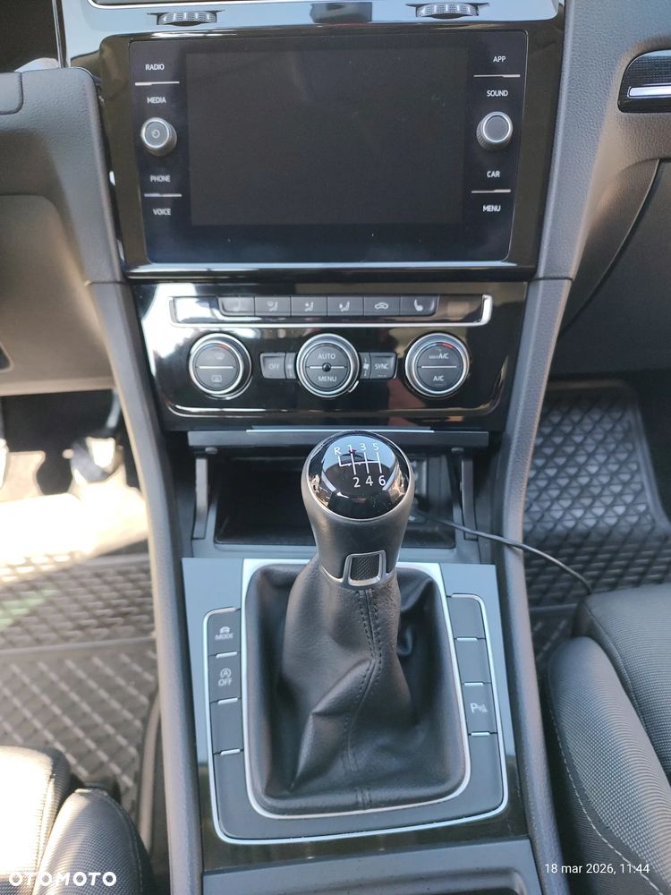 Volkswagen Golf 1.4 TSI BMT Highline - 26