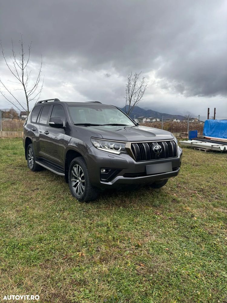 Toyota Land Cruiser - 2